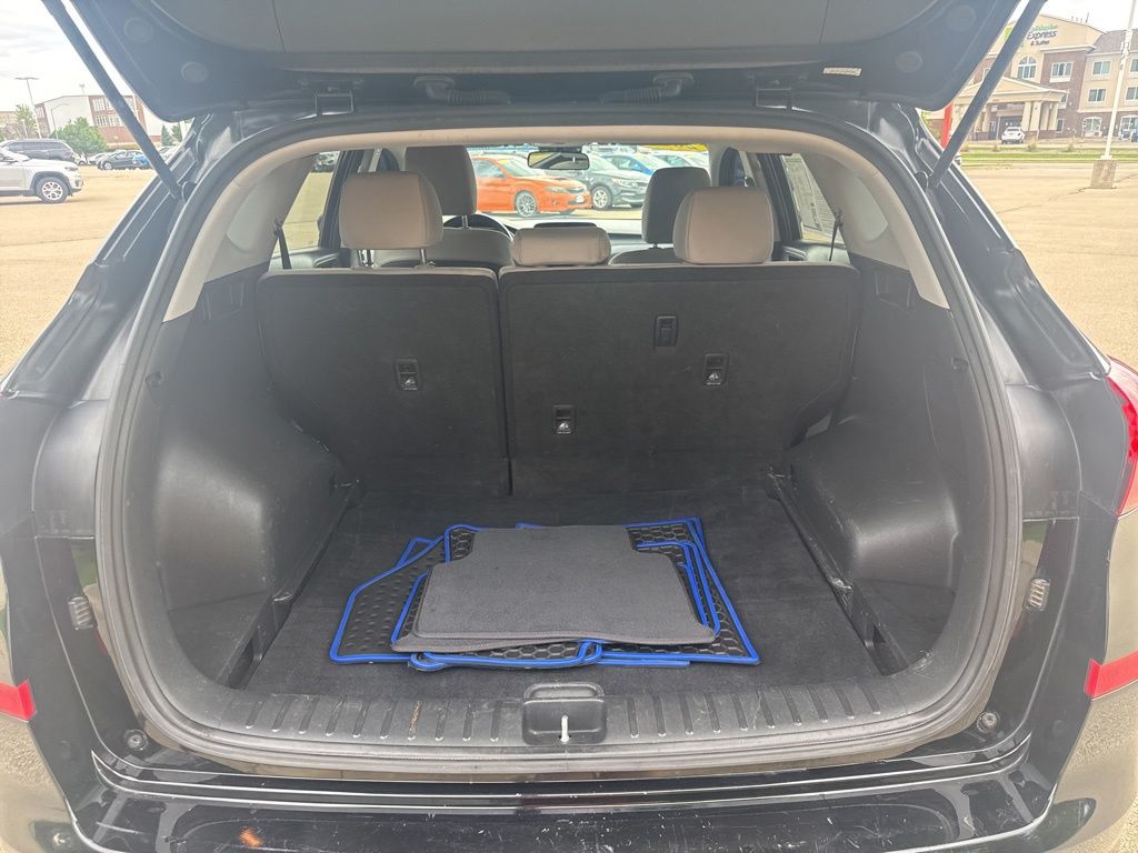 2019 Hyundai Tucson SE photo 17