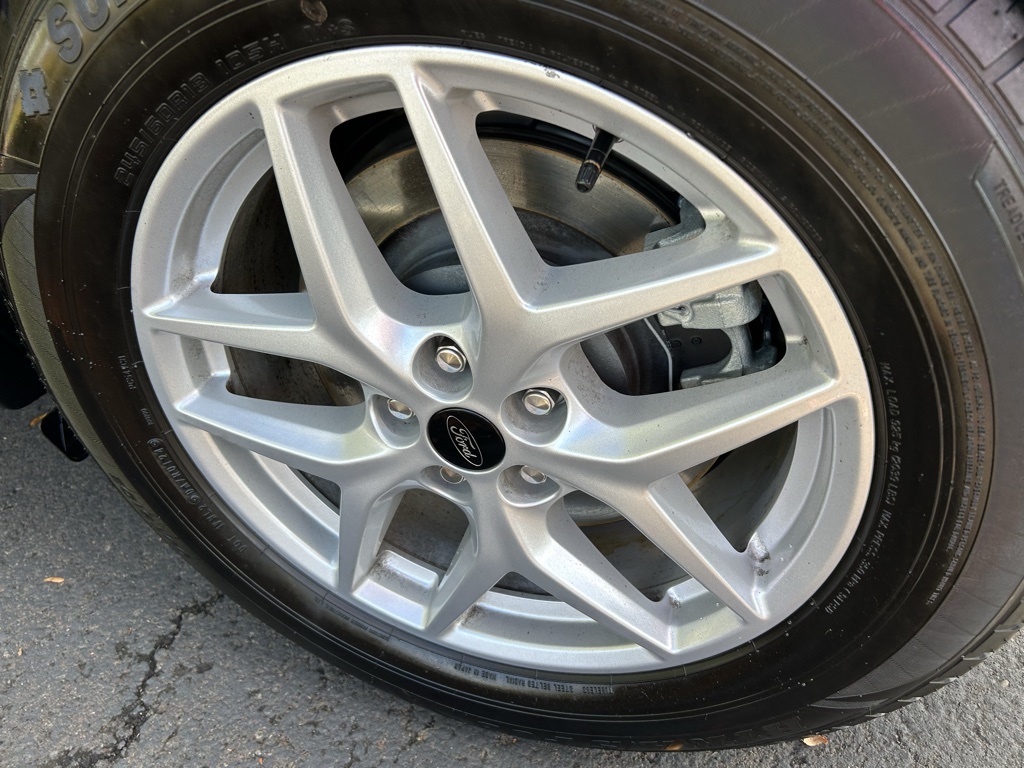 2023 Ford Edge SEL photo 5