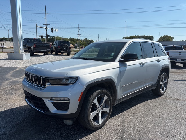 2023 Jeep Grand Cherokee Limited photo 4