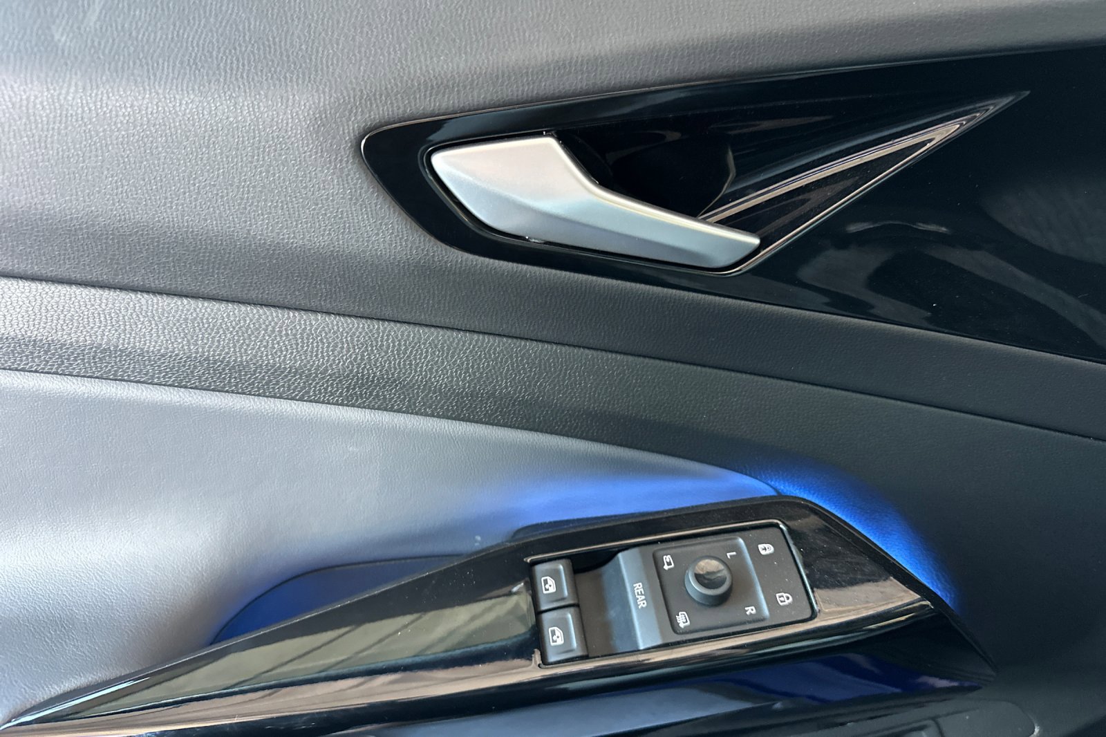 2021 Volkswagen ID.4 Pro S Gradient photo 11