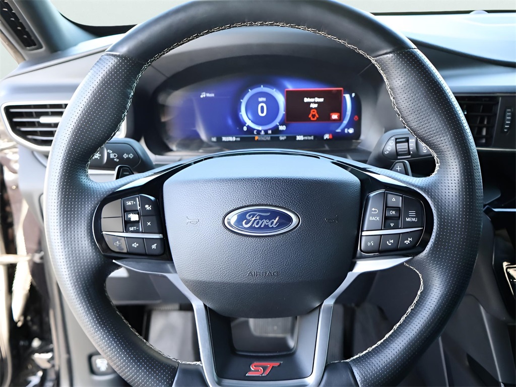 2021 Ford Explorer ST photo 31