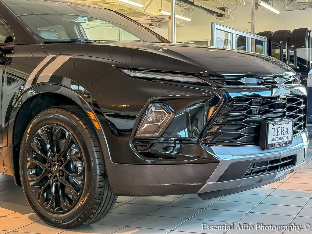 2025 Chevrolet Blazer Premier photo 2