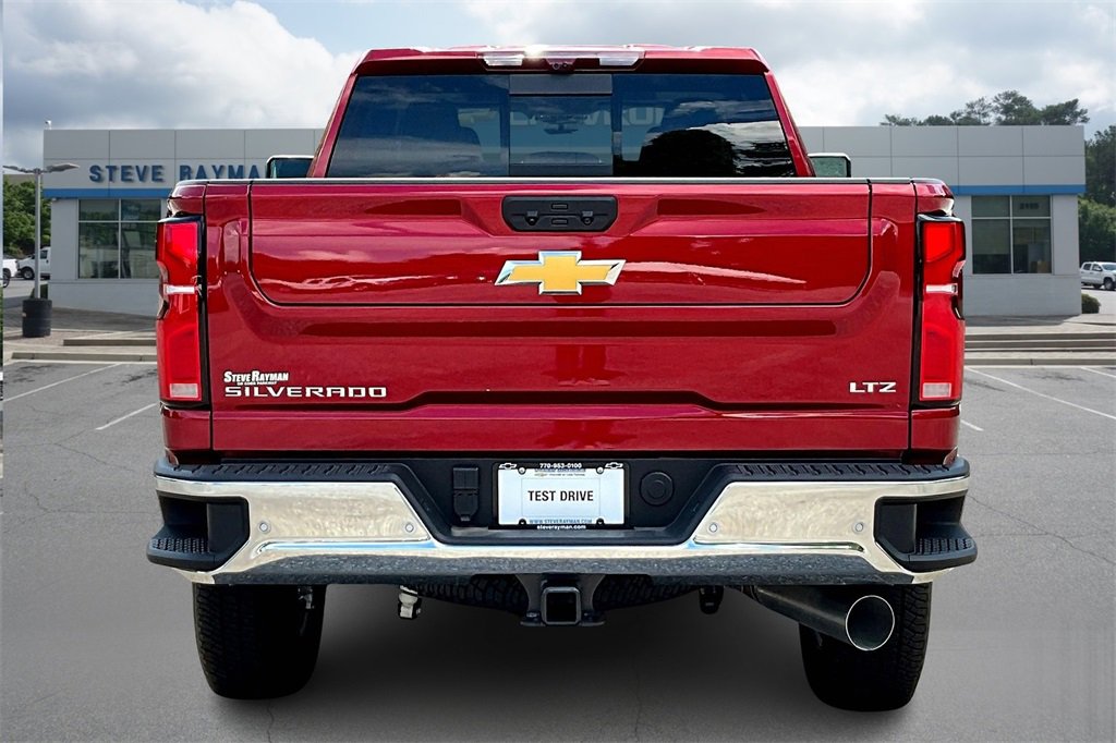2025 Chevrolet Silverado 2500HD LTZ photo 4