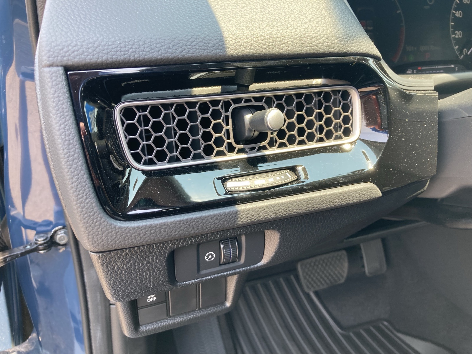2025 Honda Civic LX photo 13