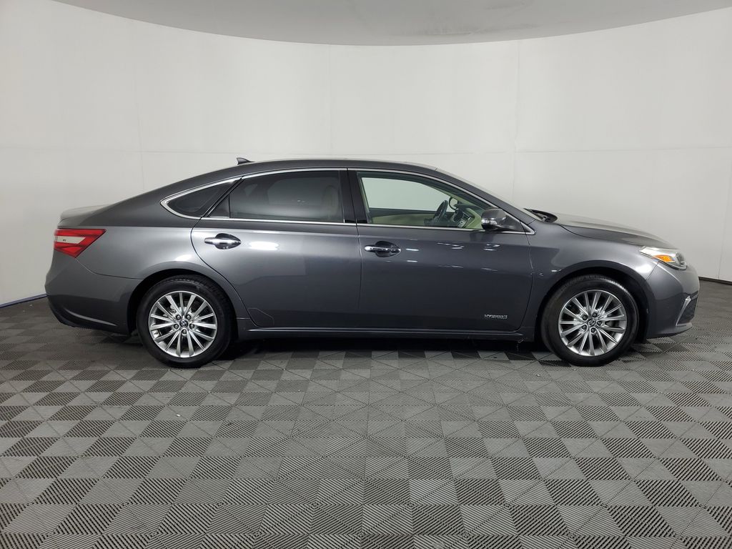 2018 Toyota Avalon Hybrid Limited photo 3