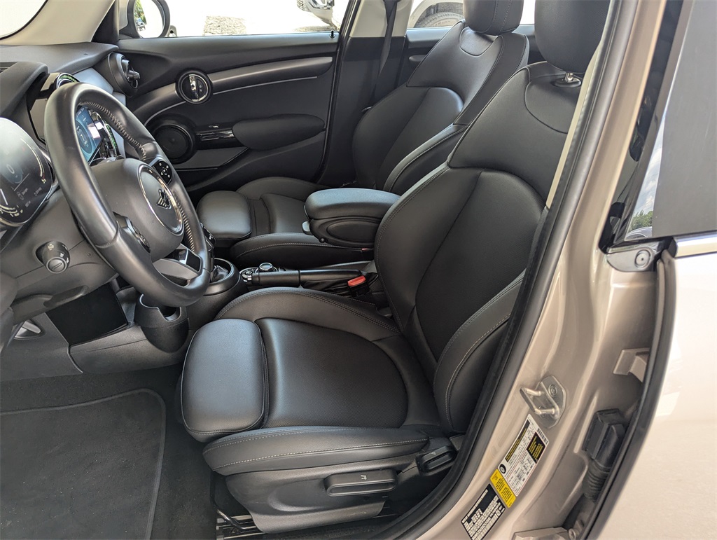2024 Mini Cooper Hardtop Signature photo 9