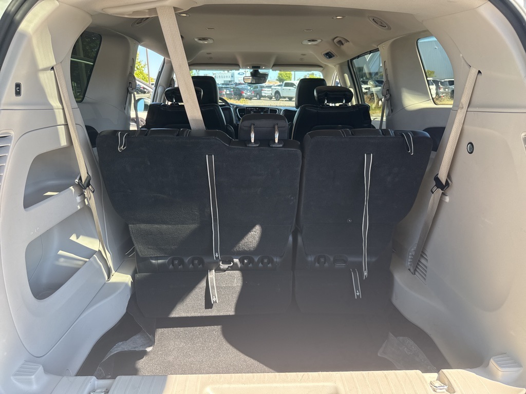 2023 Chrysler Pacifica Touring L photo 19