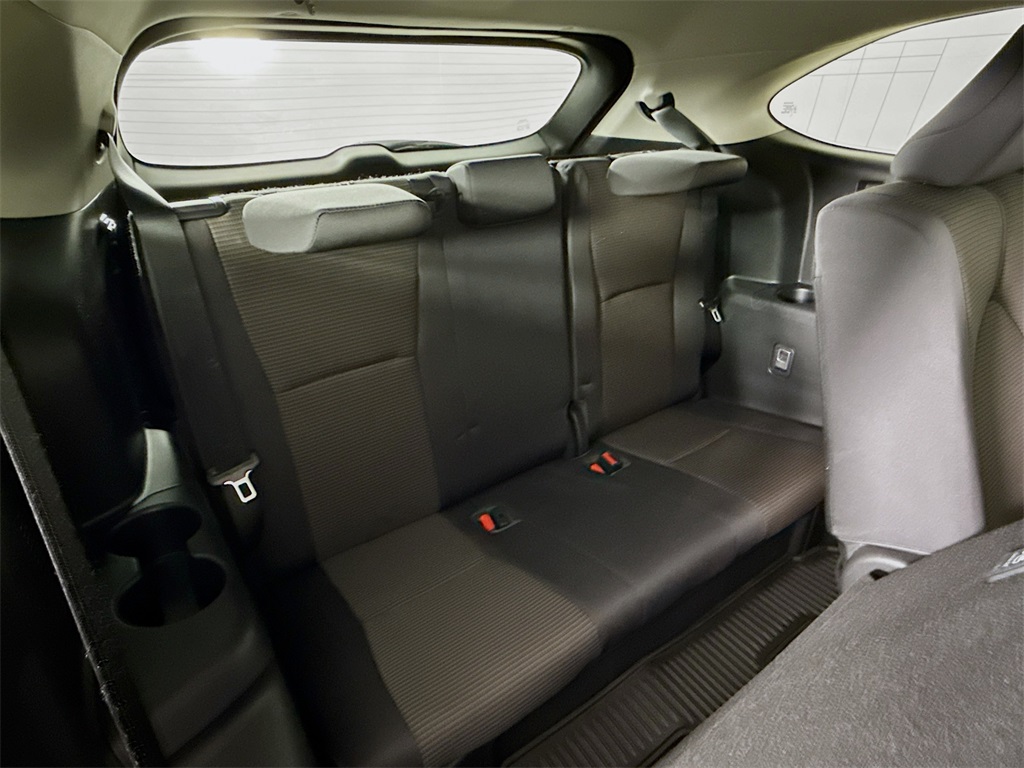 2023 Toyota Highlander L photo 25