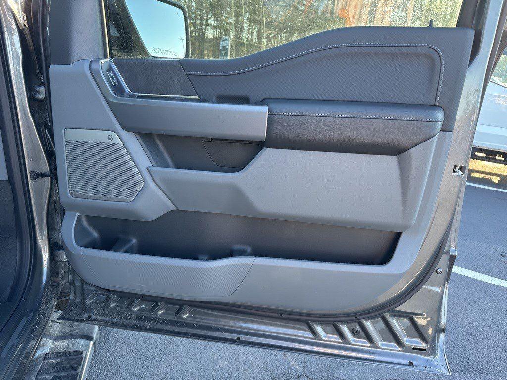 2025 Ford F-150 XLT photo 16