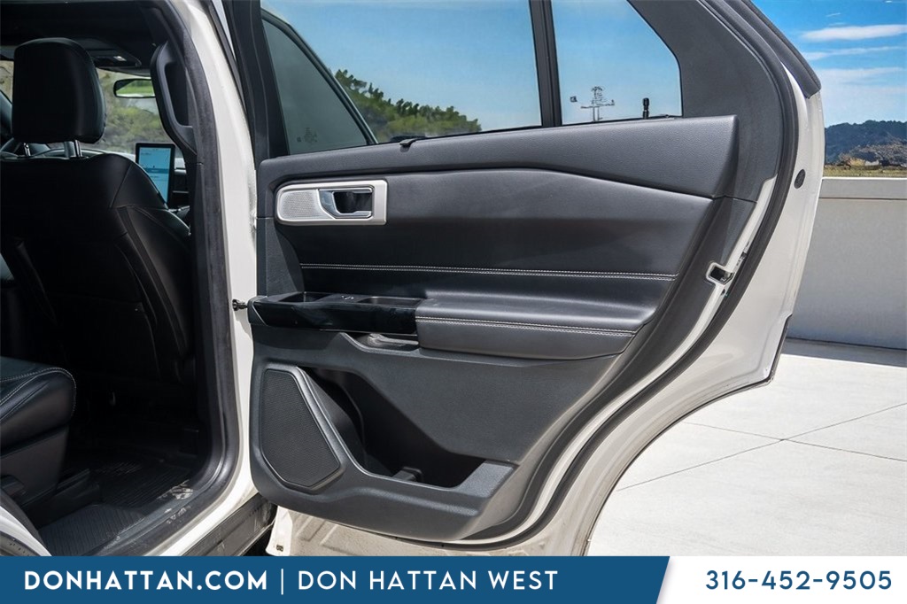2023 Ford Explorer ST photo 23