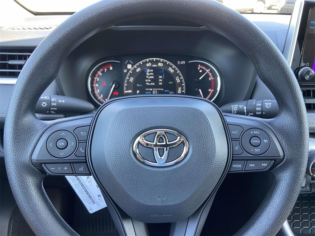 2025 Toyota RAV4 XLE photo 21