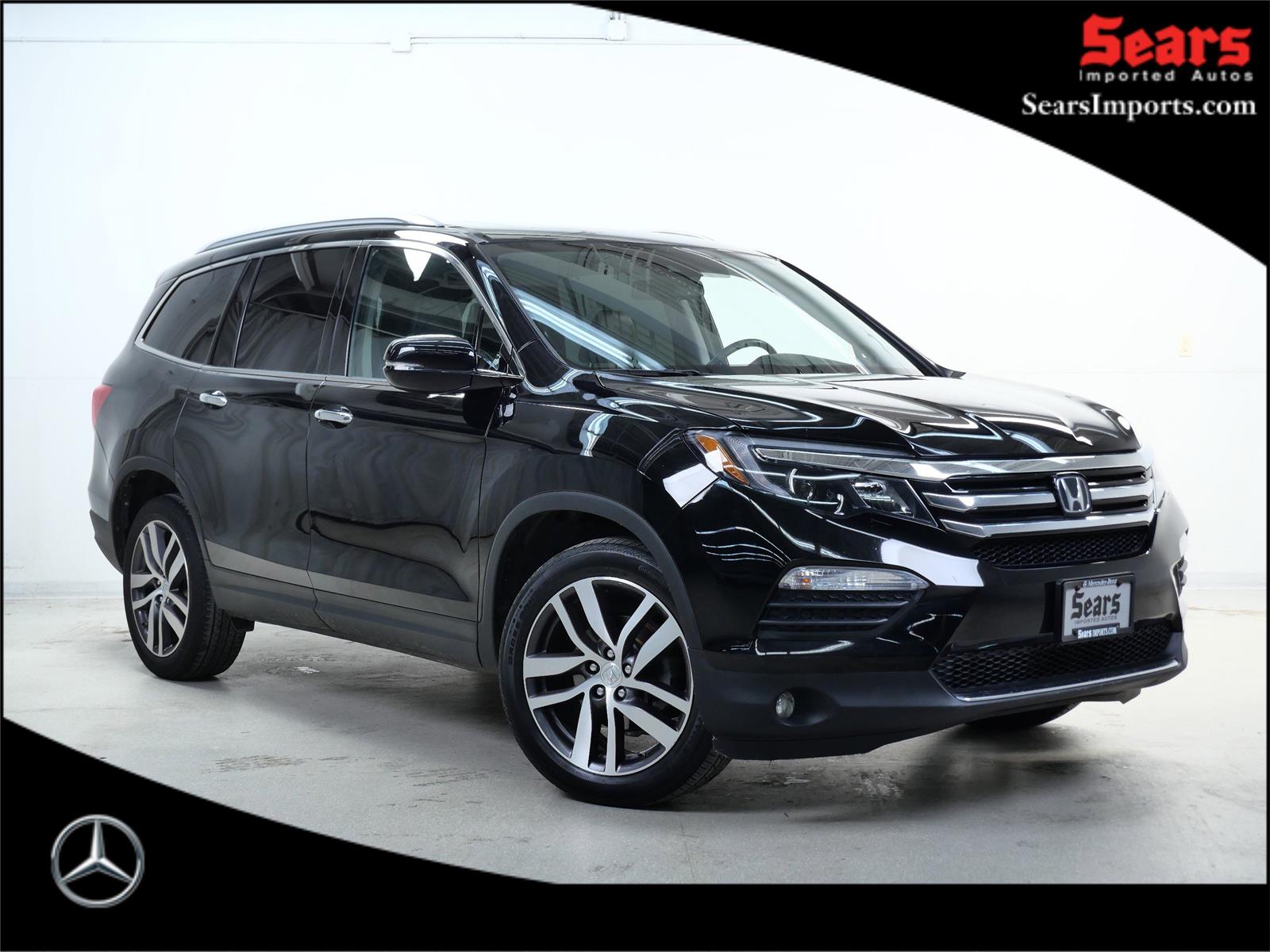 2018 Honda Pilot Elite's photo