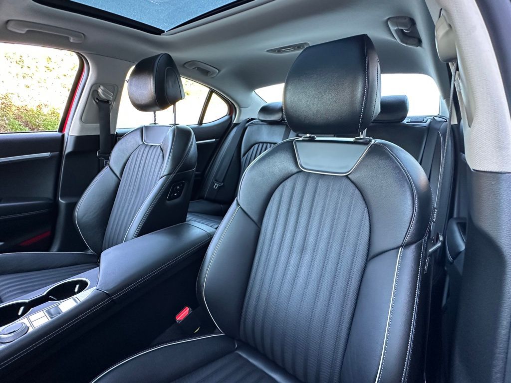 2022 Genesis G70 2.0T photo 23