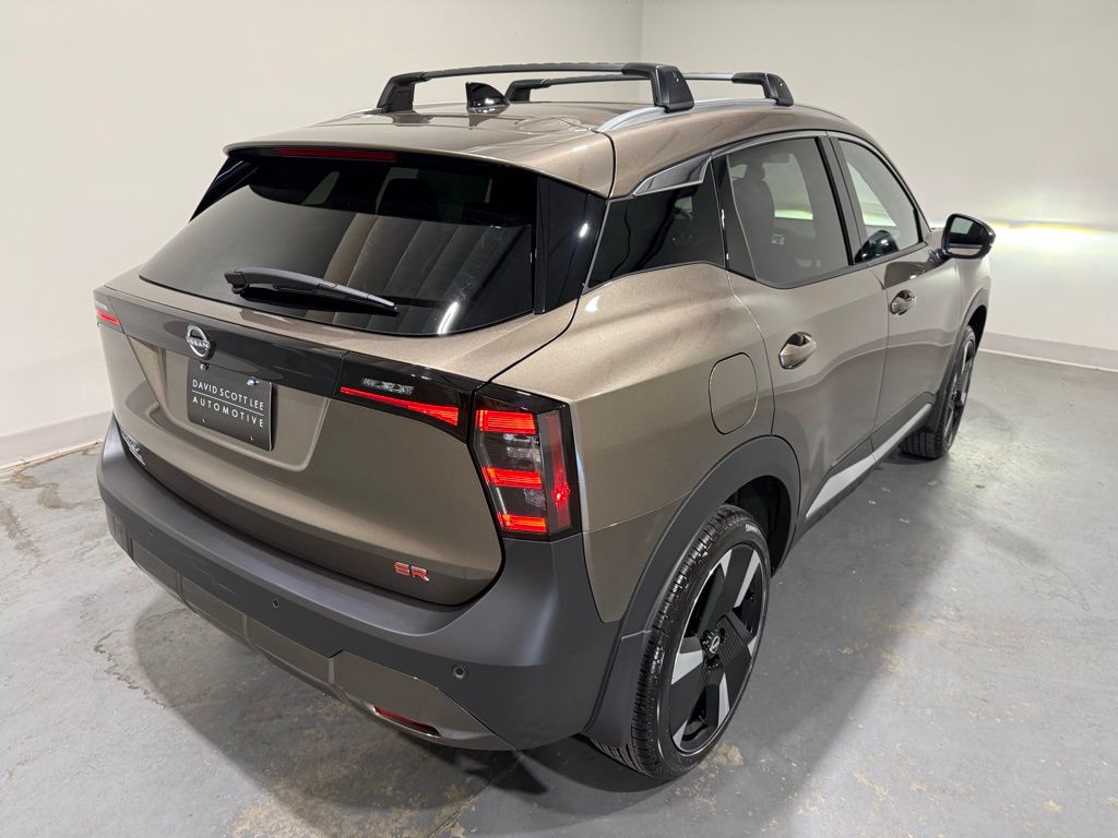 2026 Nissan Kicks SR photo 3