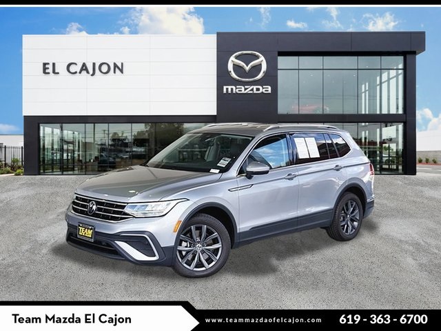 2022 Volkswagen Tiguan SE's photo