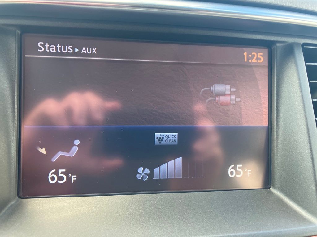 2016 Infiniti QX80 Base photo 16