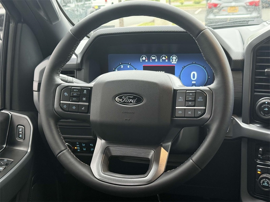 2025 Ford F-150 XLT photo 17