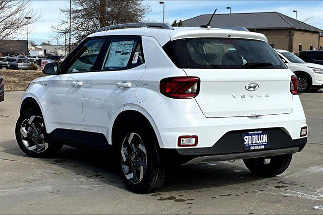 2025 Hyundai Venue SEL photo 3