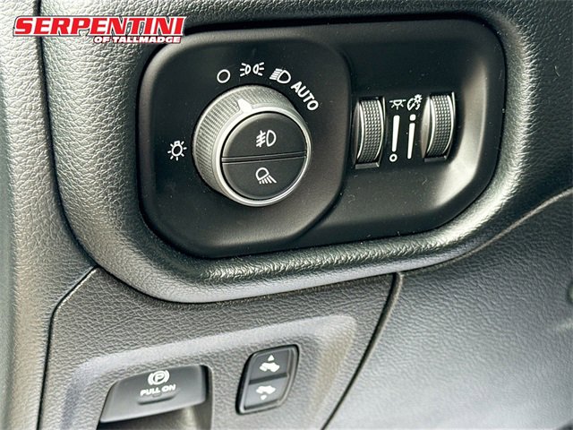 2020 Ram 1500 Laramie photo 9