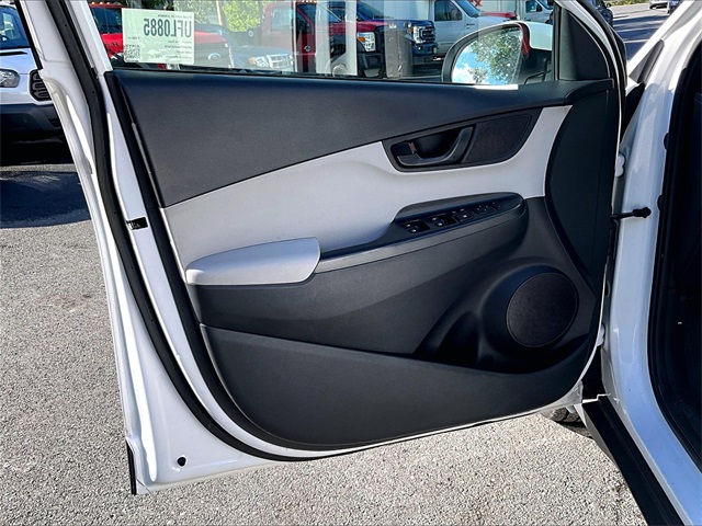 2023 Hyundai Kona SEL photo 17