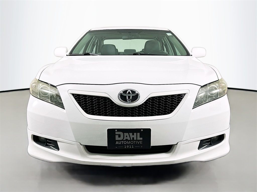 2009 Toyota Camry SE photo 2