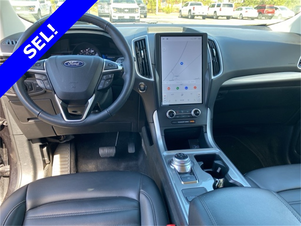 2024 Ford Edge SEL photo 2