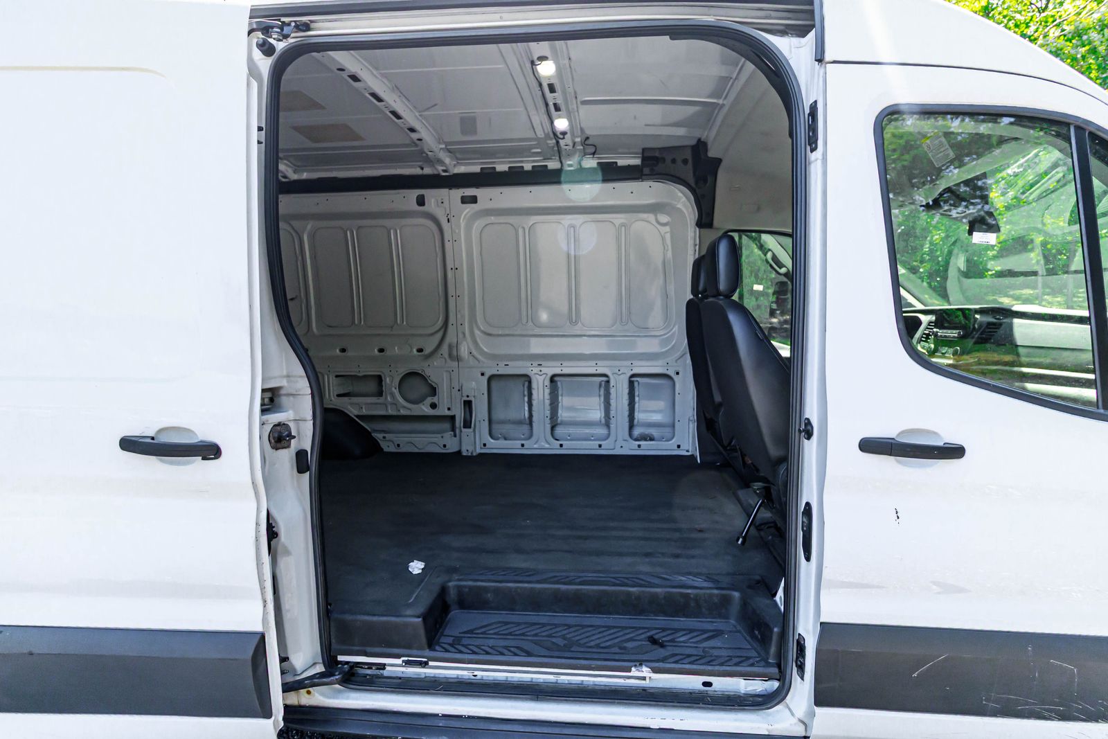 2020 Ford Transit photo 12