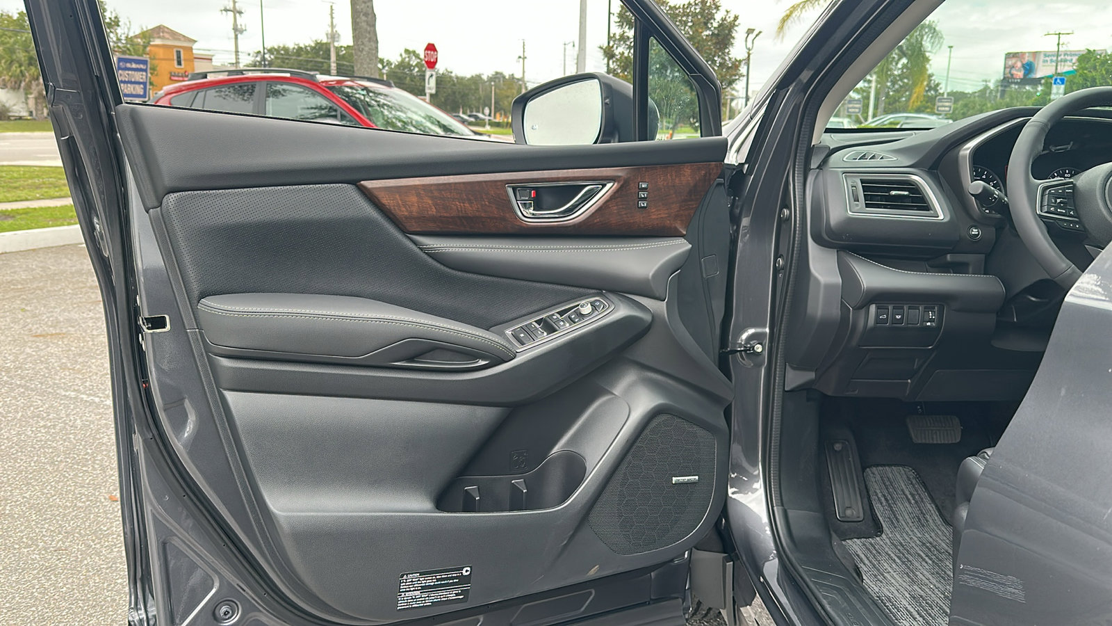2025 Subaru Ascent Touring photo 8