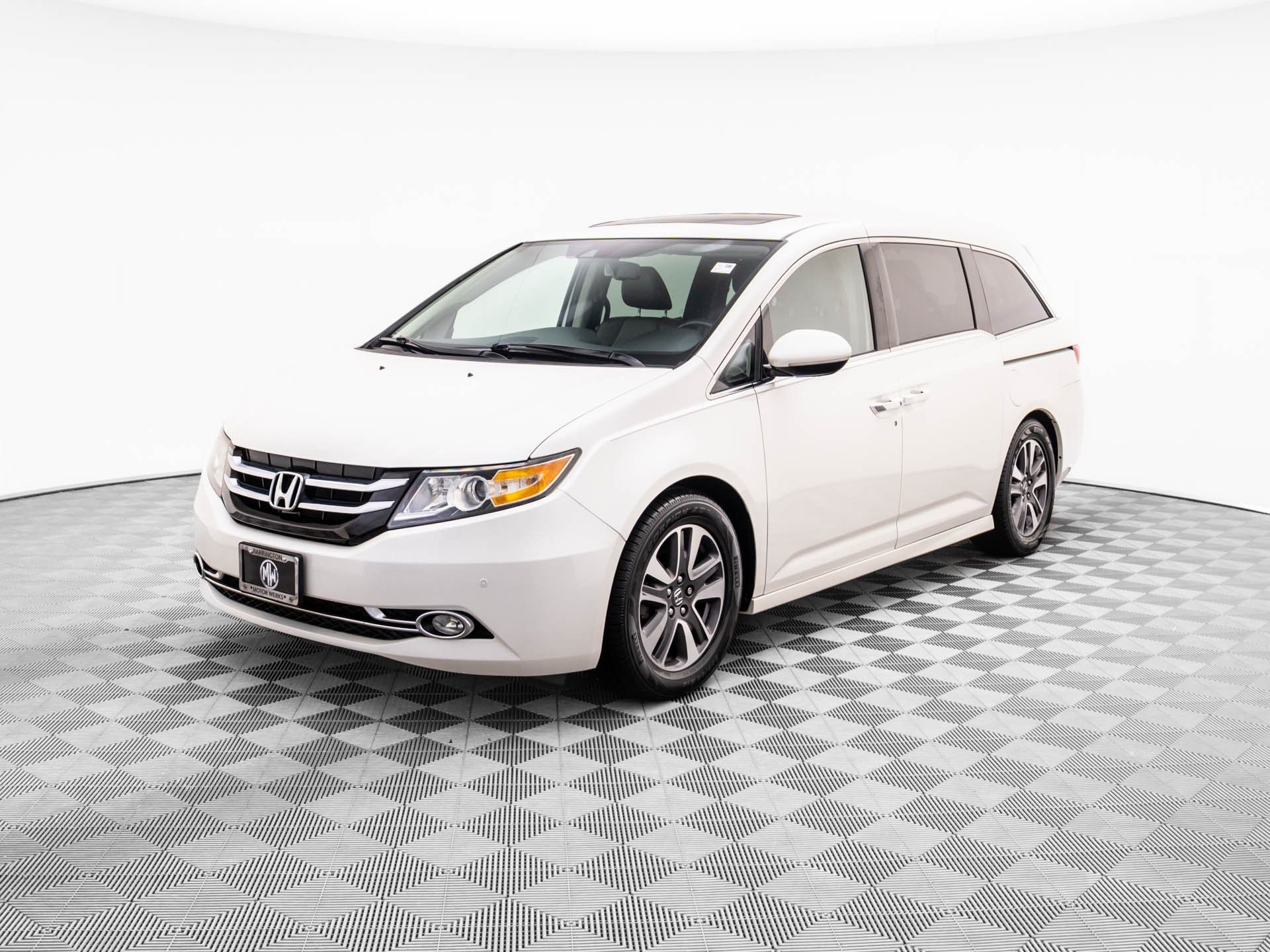 2014 Honda Odyssey Touring Elite photo 2