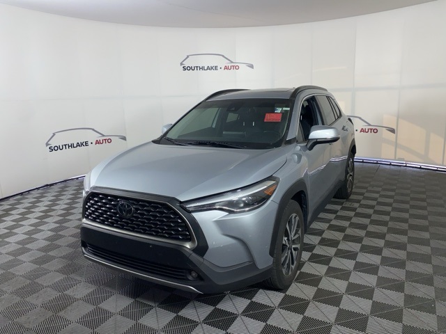 2022 Toyota Corolla Cross XLE photo 3