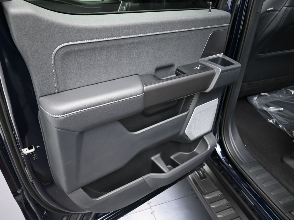 2025 Ford F-150 Lariat photo 26