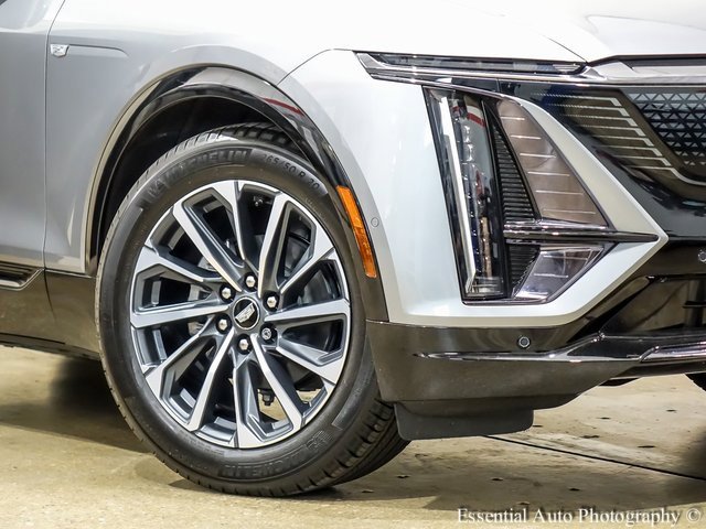 2024 Cadillac Lyriq Sport photo 3