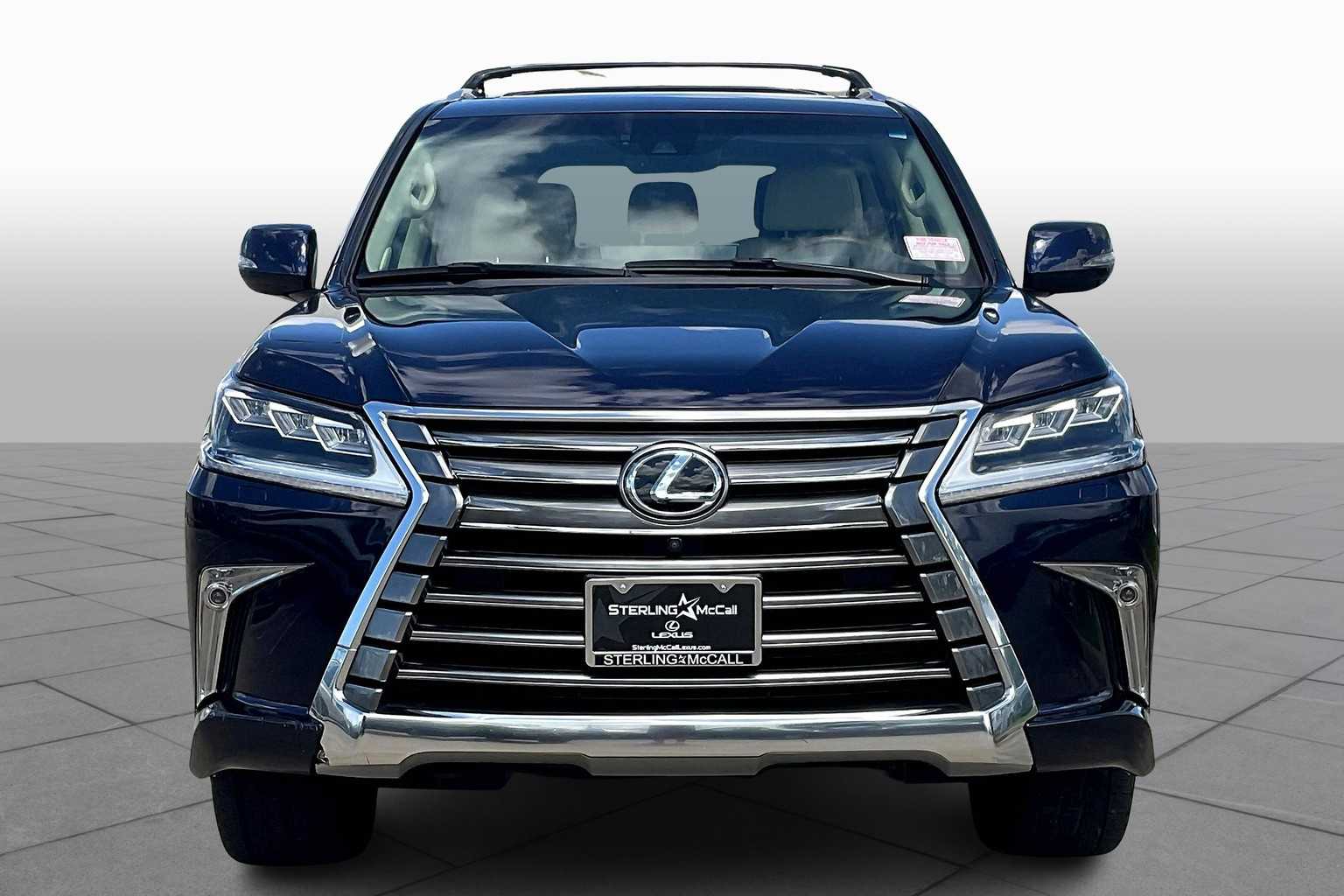 2017 Lexus LX 570 photo 3