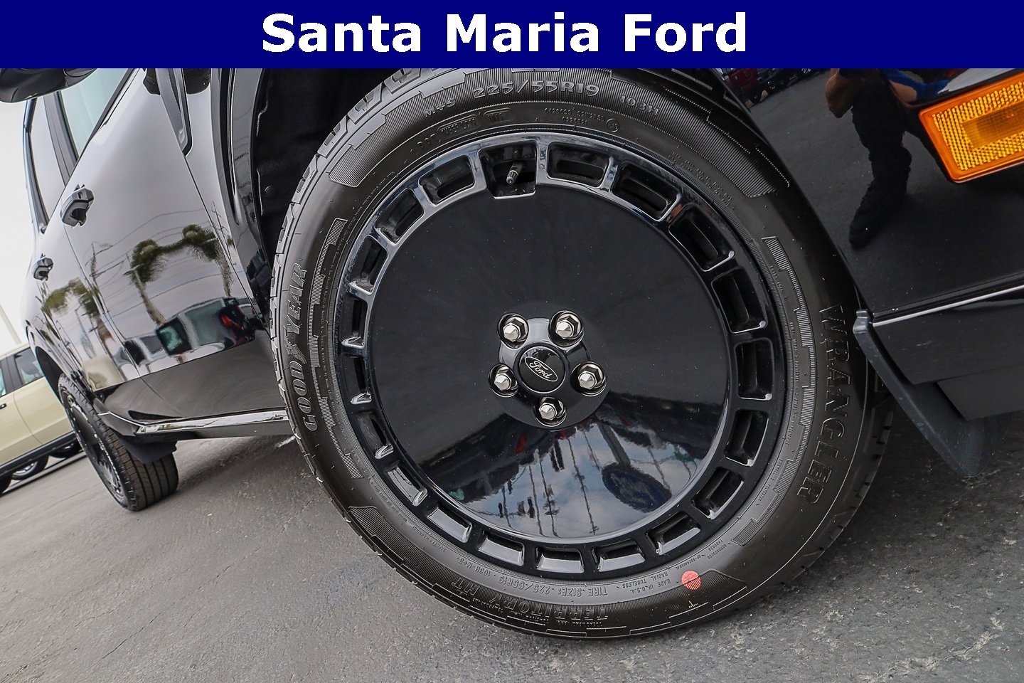 2025 Ford Maverick photo 2