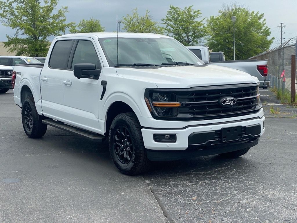 2025 Ford F-150 XLT photo 2