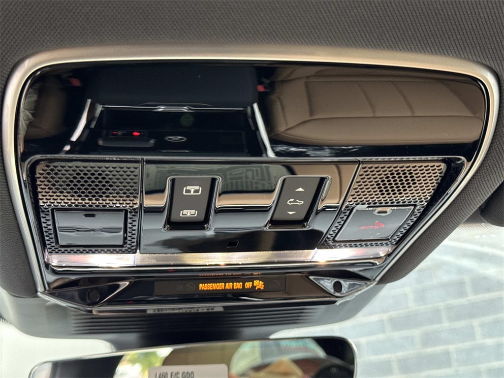 2025 Land Rover Range Rover Sport SE photo 21
