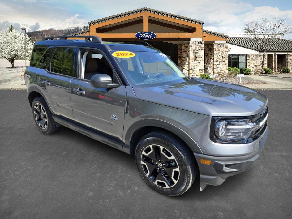 2024 Ford Bronco Sport Outer Banks photo 3