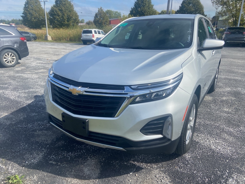 2022 Chevrolet Equinox LT photo 3