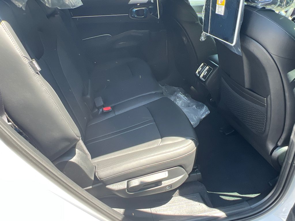 2025 Kia Sorento S photo 15