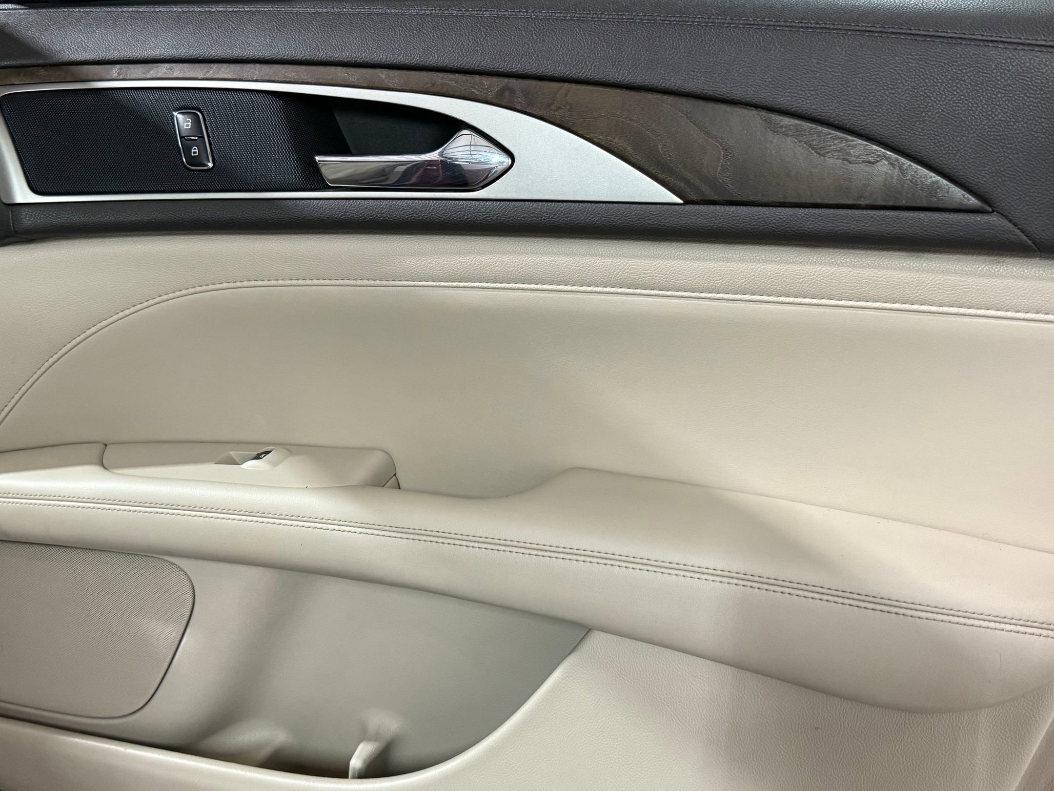 2017 Lincoln MKZ Select photo 35