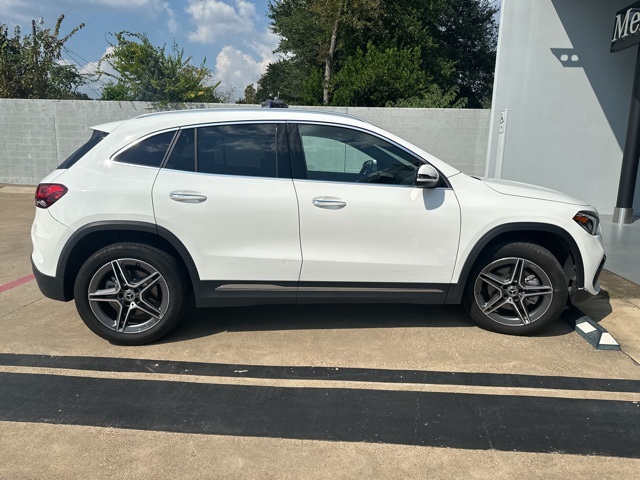 2023 Mercedes Benz GLA 250 photo 2