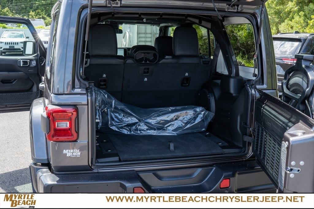 2025 Jeep Wrangler Sahara photo 31