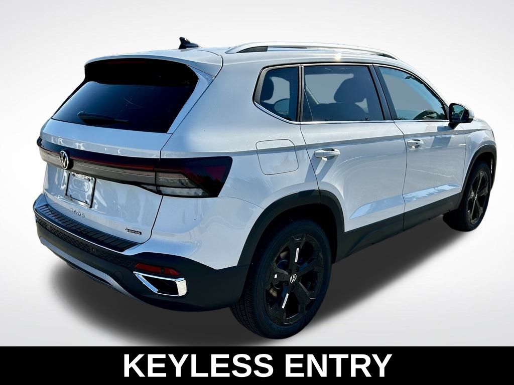2025 Volkswagen Taos SEL photo 4