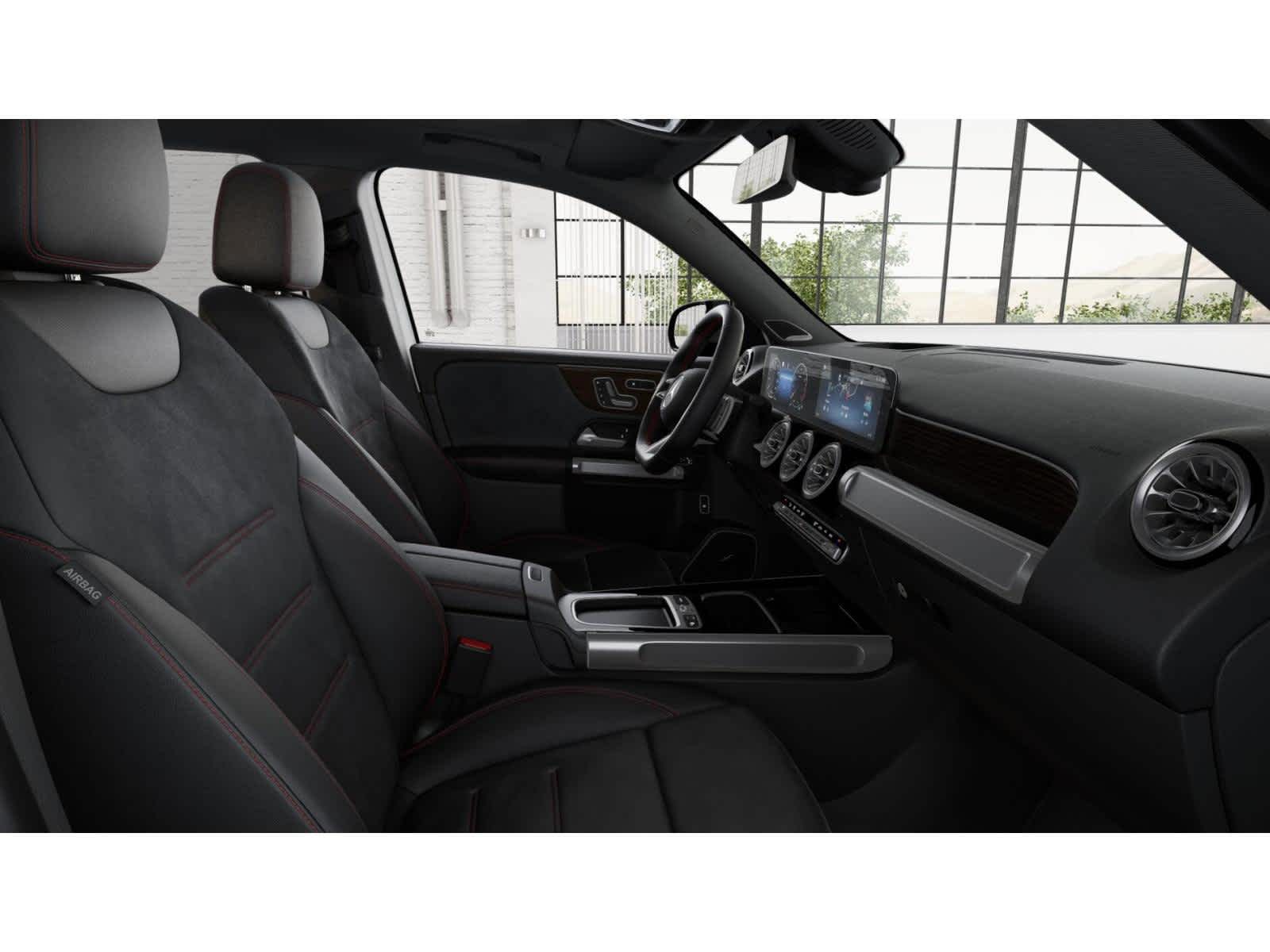 2026 Mercedes Benz GLB 250 4MATIC photo 4
