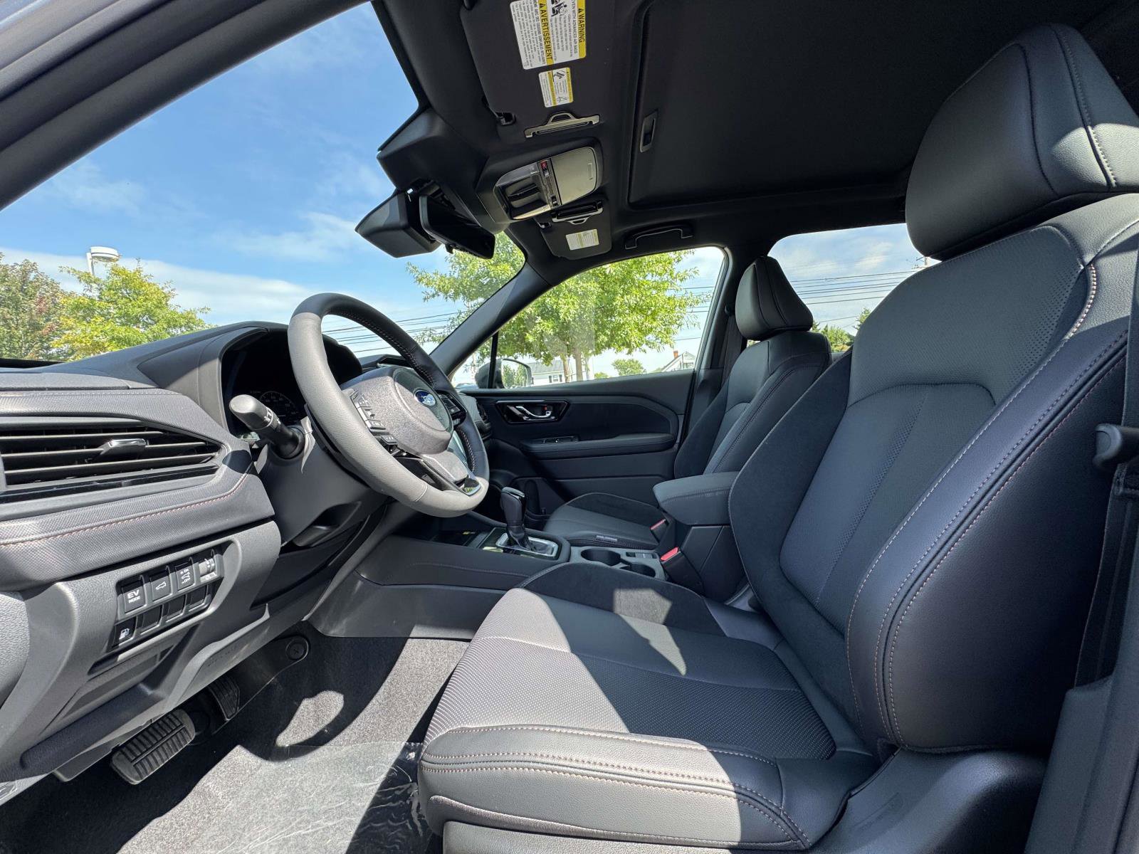 2025 Subaru Forester Touring photo 8