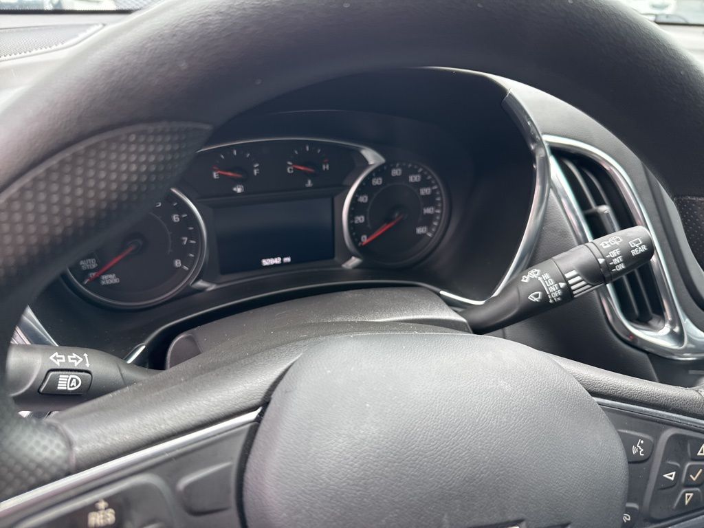2023 Chevrolet Equinox LT photo 3