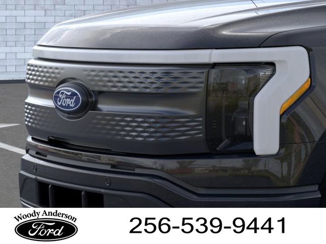2025 Ford F-150 Lightning photo 16