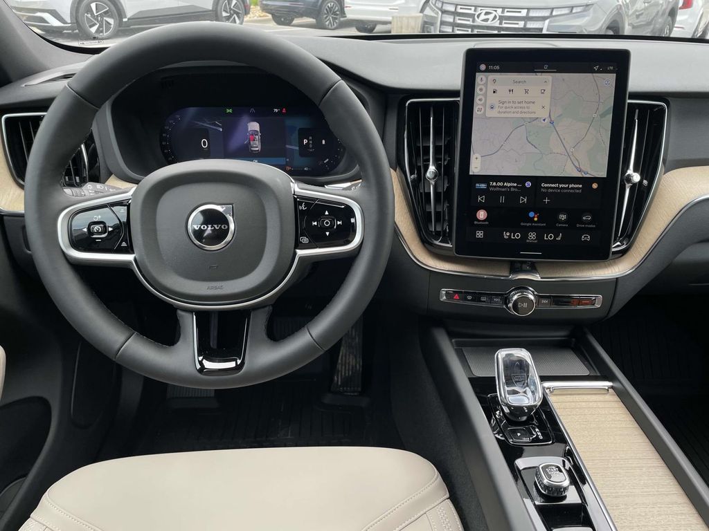 2026 Volvo XC60 B5 Core photo 3