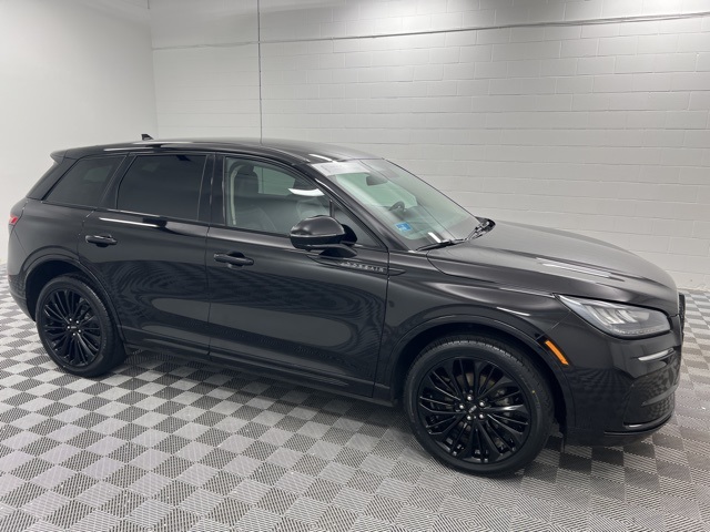 2023 Lincoln Corsair Standard photo 4