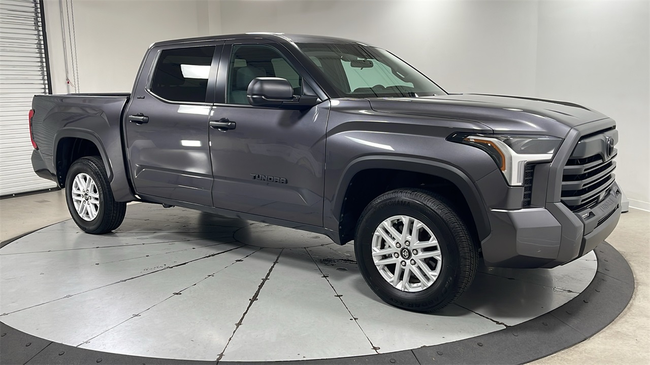 2025 Toyota Tundra SR5 photo 3
